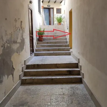 Lovely House Apartman
