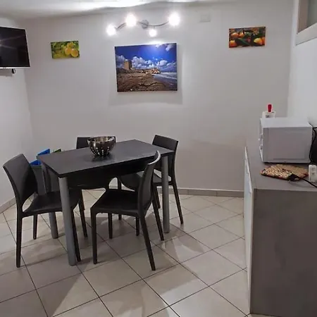 Lovely House Apartman